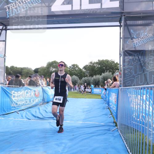 25.08.2024 - Elbe Triathlon Hamburg H.Heesch http://msf.ph/oto/6862720 25.08.2024 11:07:02 Ziel 126, 616 meine-sportfotos.de