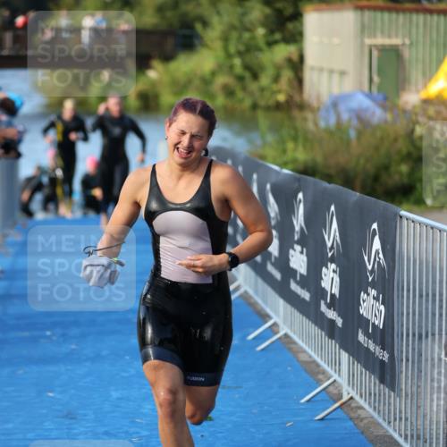 25.08.2024 - Elbe Triathlon Hamburg H.Heesch http://msf.ph/oto/6862721 25.08.2024 09:30:03 Schwimmen 451, 452, 463, 470, 506, 508, 534, 548, 553 meine-sportfotos.de