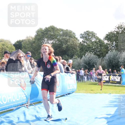 25.08.2024 - Elbe Triathlon Hamburg H.Heesch http://msf.ph/oto/6862742 25.08.2024 11:07:12 Ziel 145, 181, 211 meine-sportfotos.de