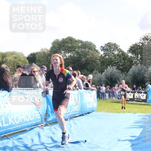 25.08.2024 - Elbe Triathlon Hamburg H.Heesch http://msf.ph/oto/6862750 25.08.2024 11:07:12 Ziel 145, 181, 211 meine-sportfotos.de