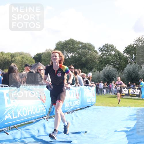 25.08.2024 - Elbe Triathlon Hamburg H.Heesch http://msf.ph/oto/6862757 25.08.2024 11:07:13 Ziel 145, 181, 211 meine-sportfotos.de