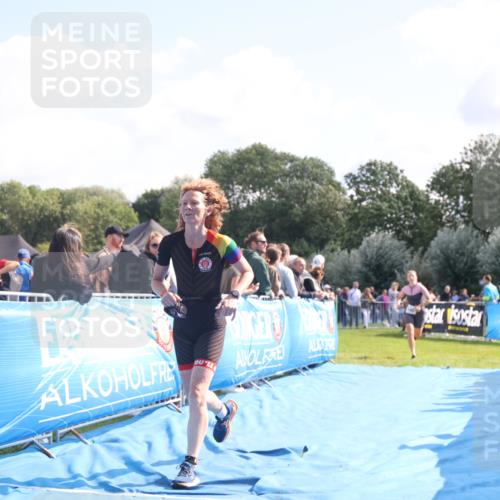 25.08.2024 - Elbe Triathlon Hamburg H.Heesch http://msf.ph/oto/6862762 25.08.2024 11:07:13 Ziel 145, 181, 211 meine-sportfotos.de