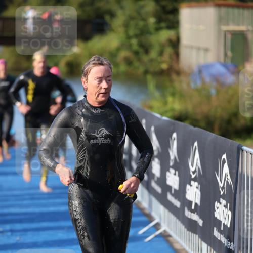 25.08.2024 - Elbe Triathlon Hamburg H.Heesch http://msf.ph/oto/6862764 25.08.2024 09:30:08 Schwimmen 451, 452, 463, 470, 506, 508, 515, 534, 548, 553 meine-sportfotos.de