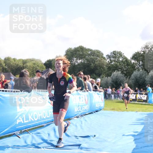 25.08.2024 - Elbe Triathlon Hamburg H.Heesch http://msf.ph/oto/6862765 25.08.2024 11:07:13 Ziel 145, 181, 211 meine-sportfotos.de