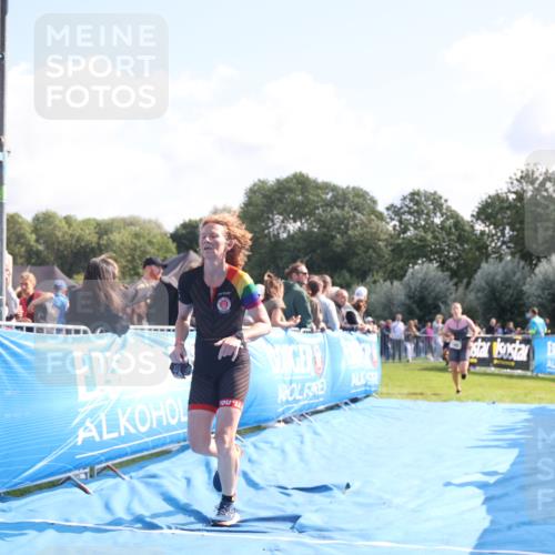 25.08.2024 - Elbe Triathlon Hamburg H.Heesch http://msf.ph/oto/6862768 25.08.2024 11:07:13 Ziel 145, 181, 211 meine-sportfotos.de