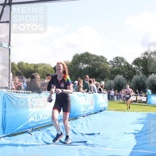 25.08.2024 - Elbe Triathlon Hamburg H.Heesch http://msf.ph/oto/6862771 25.08.2024 11:07:13 Ziel 145, 181, 211 meine-sportfotos.de