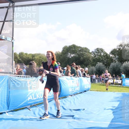 25.08.2024 - Elbe Triathlon Hamburg H.Heesch http://msf.ph/oto/6862774 25.08.2024 11:07:13 Ziel 145, 181, 211 meine-sportfotos.de