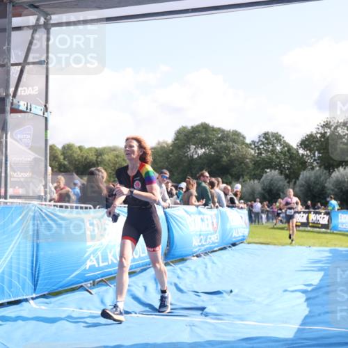 25.08.2024 - Elbe Triathlon Hamburg H.Heesch http://msf.ph/oto/6862778 25.08.2024 11:07:13 Ziel 145, 181, 211 meine-sportfotos.de