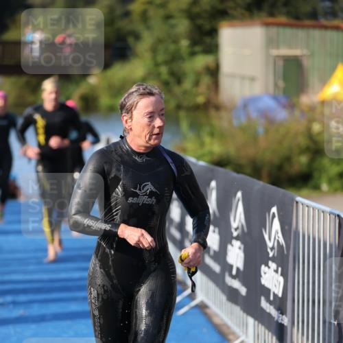 25.08.2024 - Elbe Triathlon Hamburg H.Heesch http://msf.ph/oto/6862779 25.08.2024 09:30:08 Schwimmen 451, 452, 463, 470, 506, 508, 515, 534, 548, 553 meine-sportfotos.de