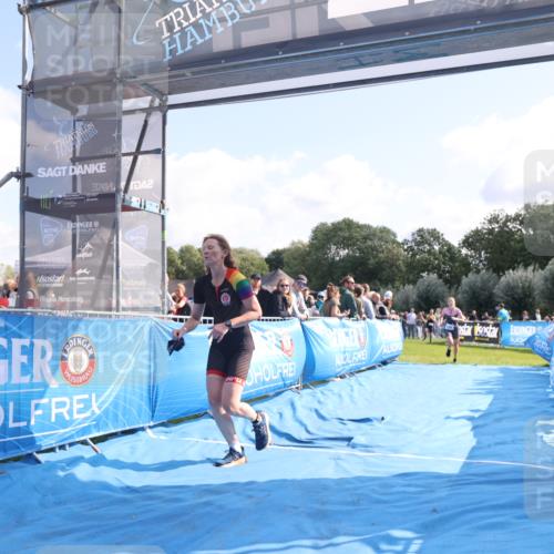 25.08.2024 - Elbe Triathlon Hamburg H.Heesch http://msf.ph/oto/6862789 25.08.2024 11:07:13 Ziel 145, 181, 211 meine-sportfotos.de