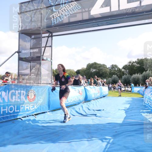 25.08.2024 - Elbe Triathlon Hamburg H.Heesch http://msf.ph/oto/6862793 25.08.2024 11:07:13 Ziel 145, 181, 211 meine-sportfotos.de