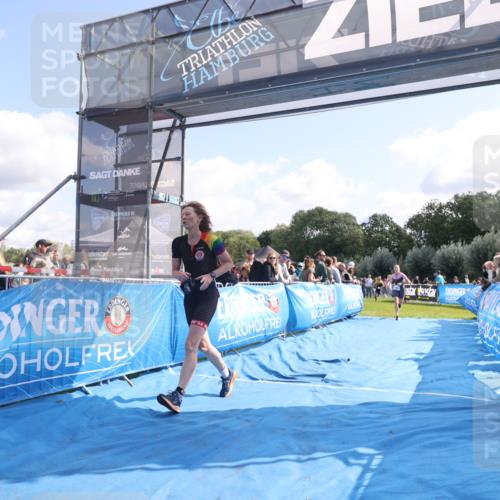 25.08.2024 - Elbe Triathlon Hamburg H.Heesch http://msf.ph/oto/6862799 25.08.2024 11:07:13 Ziel 145, 181, 211 meine-sportfotos.de