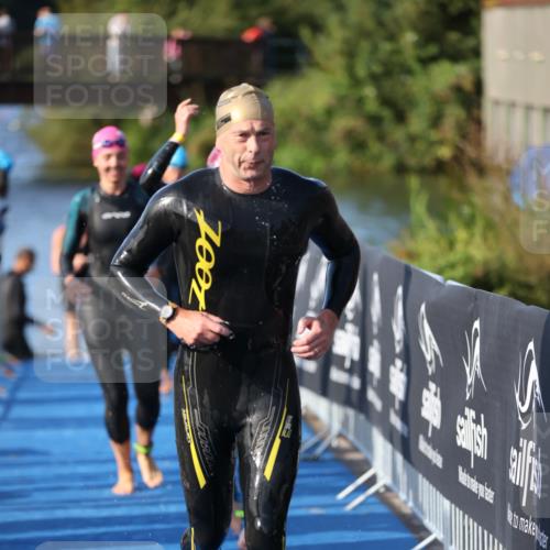 25.08.2024 - Elbe Triathlon Hamburg H.Heesch http://msf.ph/oto/6862811 25.08.2024 09:30:10 Schwimmen 411, 451, 452, 463, 470, 508, 515, 534, 548, 553 meine-sportfotos.de