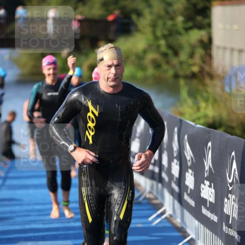 25.08.2024 - Elbe Triathlon Hamburg H.Heesch http://msf.ph/oto/6862814 25.08.2024 09:30:10 Schwimmen 411, 451, 452, 463, 470, 508, 515, 534, 548, 553 meine-sportfotos.de