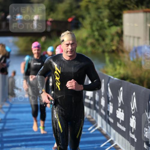 25.08.2024 - Elbe Triathlon Hamburg H.Heesch http://msf.ph/oto/6862825 25.08.2024 09:30:11 Schwimmen 411, 451, 452, 463, 470, 508, 515, 534, 548, 553 meine-sportfotos.de