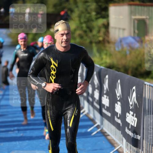 25.08.2024 - Elbe Triathlon Hamburg H.Heesch http://msf.ph/oto/6862835 25.08.2024 09:30:11 Schwimmen 411, 451, 452, 463, 470, 508, 515, 534, 548, 553 meine-sportfotos.de