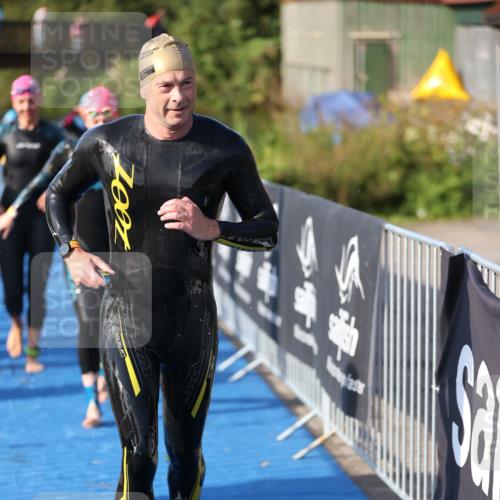 25.08.2024 - Elbe Triathlon Hamburg H.Heesch http://msf.ph/oto/6862847 25.08.2024 09:30:11 Schwimmen 411, 451, 452, 463, 470, 508, 515, 534, 548, 553 meine-sportfotos.de