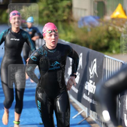 25.08.2024 - Elbe Triathlon Hamburg H.Heesch http://msf.ph/oto/6862851 25.08.2024 09:30:13 Schwimmen 411, 451, 452, 463, 470, 508, 515, 534, 548, 553 meine-sportfotos.de