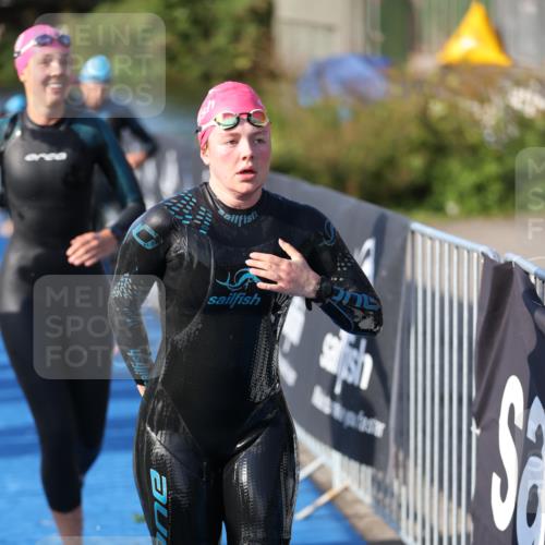 25.08.2024 - Elbe Triathlon Hamburg H.Heesch http://msf.ph/oto/6862859 25.08.2024 09:30:13 Schwimmen 411, 451, 452, 463, 470, 508, 515, 534, 548, 553 meine-sportfotos.de
