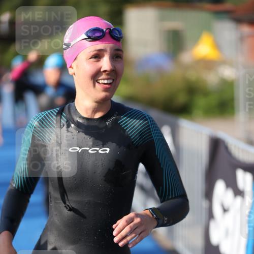 25.08.2024 - Elbe Triathlon Hamburg H.Heesch http://msf.ph/oto/6862892 25.08.2024 09:30:15 Schwimmen 411, 451, 452, 463, 470, 508, 515, 534, 548, 553 meine-sportfotos.de