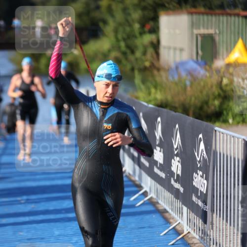 25.08.2024 - Elbe Triathlon Hamburg H.Heesch http://msf.ph/oto/6862901 25.08.2024 09:30:16 Schwimmen 411, 451, 452, 463, 470, 508, 515, 534, 548, 553 meine-sportfotos.de