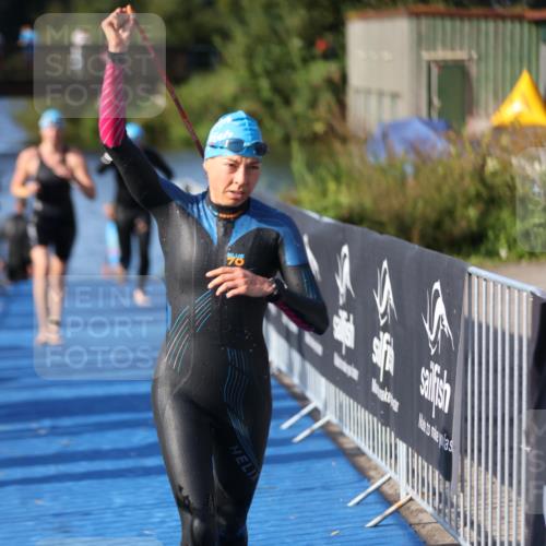 25.08.2024 - Elbe Triathlon Hamburg H.Heesch http://msf.ph/oto/6862902 25.08.2024 09:30:16 Schwimmen 411, 451, 452, 463, 470, 508, 515, 534, 548, 553 meine-sportfotos.de