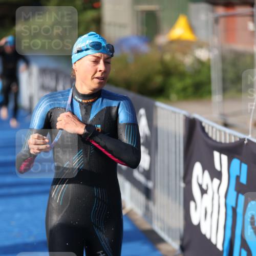 25.08.2024 - Elbe Triathlon Hamburg H.Heesch http://msf.ph/oto/6862927 25.08.2024 09:30:16 Schwimmen 411, 451, 452, 463, 470, 508, 515, 534, 548, 553 meine-sportfotos.de