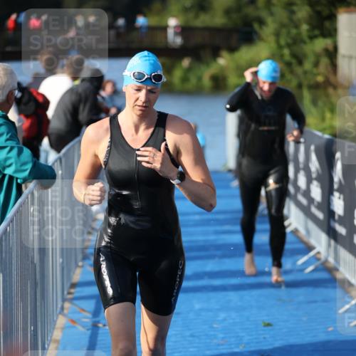 25.08.2024 - Elbe Triathlon Hamburg H.Heesch http://msf.ph/oto/6862941 25.08.2024 09:30:20 Schwimmen 411, 451, 452, 470, 515, 534, 548, 553 meine-sportfotos.de