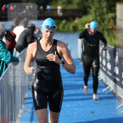 25.08.2024 - Elbe Triathlon Hamburg H.Heesch http://msf.ph/oto/6862942 25.08.2024 09:30:20 Schwimmen 411, 451, 452, 470, 515, 534, 548, 553 meine-sportfotos.de