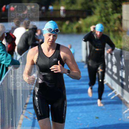 25.08.2024 - Elbe Triathlon Hamburg H.Heesch http://msf.ph/oto/6862945 25.08.2024 09:30:20 Schwimmen 411, 451, 452, 470, 515, 534, 548, 553 meine-sportfotos.de