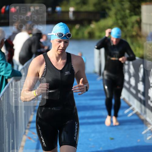 25.08.2024 - Elbe Triathlon Hamburg H.Heesch http://msf.ph/oto/6862949 25.08.2024 09:30:20 Schwimmen 411, 451, 452, 470, 515, 534, 548, 553 meine-sportfotos.de