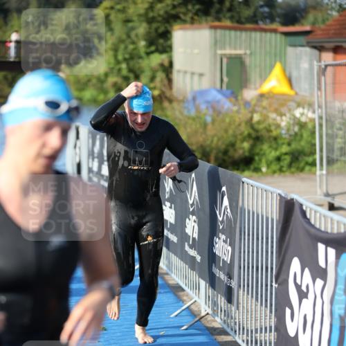 25.08.2024 - Elbe Triathlon Hamburg H.Heesch http://msf.ph/oto/6862957 25.08.2024 09:30:21 Schwimmen 411, 451, 452, 470, 515, 534, 548, 553 meine-sportfotos.de