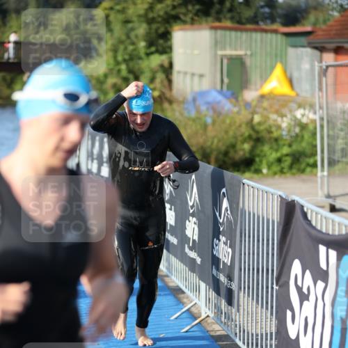 25.08.2024 - Elbe Triathlon Hamburg H.Heesch http://msf.ph/oto/6862958 25.08.2024 09:30:21 Schwimmen 411, 451, 452, 470, 515, 534, 548, 553 meine-sportfotos.de