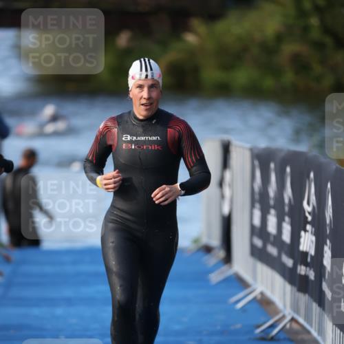 25.08.2024 - Elbe Triathlon Hamburg H.Heesch http://msf.ph/oto/6862967 25.08.2024 09:30:53 Schwimmen 544 meine-sportfotos.de