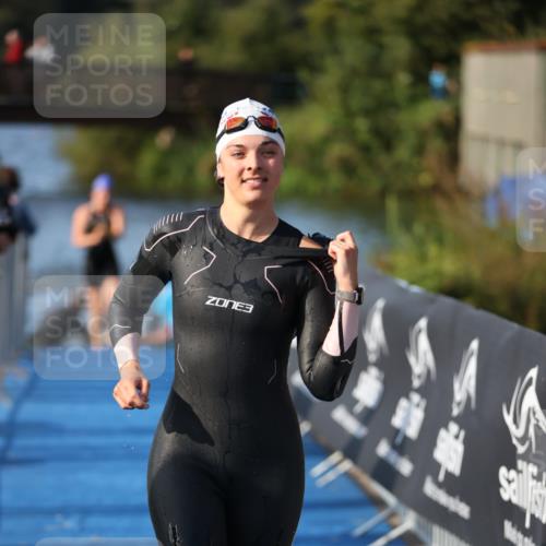 25.08.2024 - Elbe Triathlon Hamburg H.Heesch http://msf.ph/oto/6863040 25.08.2024 09:31:22 Schwimmen 467, 484 meine-sportfotos.de