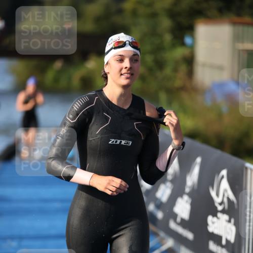 25.08.2024 - Elbe Triathlon Hamburg H.Heesch http://msf.ph/oto/6863047 25.08.2024 09:31:22 Schwimmen 467, 484 meine-sportfotos.de