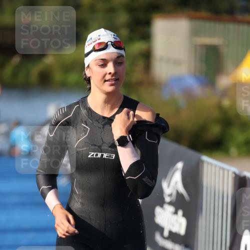 25.08.2024 - Elbe Triathlon Hamburg H.Heesch http://msf.ph/oto/6863059 25.08.2024 09:31:22 Schwimmen 467, 484 meine-sportfotos.de