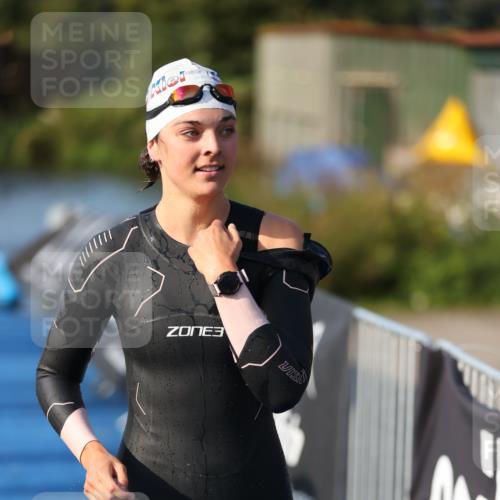 25.08.2024 - Elbe Triathlon Hamburg H.Heesch http://msf.ph/oto/6863065 25.08.2024 09:31:22 Schwimmen 467, 484 meine-sportfotos.de