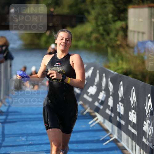 25.08.2024 - Elbe Triathlon Hamburg H.Heesch http://msf.ph/oto/6863092 25.08.2024 09:31:28 Schwimmen 467, 468, 484, 497 meine-sportfotos.de