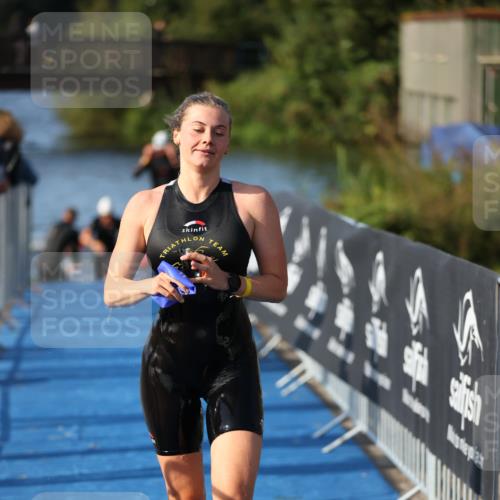 25.08.2024 - Elbe Triathlon Hamburg H.Heesch http://msf.ph/oto/6863099 25.08.2024 09:31:28 Schwimmen 467, 468, 484, 497 meine-sportfotos.de