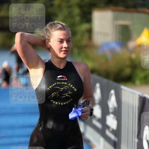 25.08.2024 - Elbe Triathlon Hamburg H.Heesch http://msf.ph/oto/6863126 25.08.2024 09:31:29 Schwimmen 467, 468, 484, 497 meine-sportfotos.de