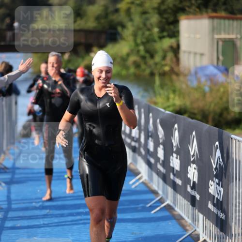 25.08.2024 - Elbe Triathlon Hamburg H.Heesch http://msf.ph/oto/6863136 25.08.2024 09:31:38 Schwimmen 450, 467, 468, 484, 497, 512, 525 meine-sportfotos.de