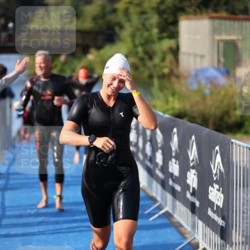 25.08.2024 - Elbe Triathlon Hamburg H.Heesch http://msf.ph/oto/6863144 25.08.2024 09:31:39 Schwimmen 450, 467, 468, 484, 497, 512, 525 meine-sportfotos.de