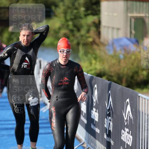 25.08.2024 - Elbe Triathlon Hamburg H.Heesch http://msf.ph/oto/6863175 25.08.2024 09:31:42 Schwimmen 450, 467, 468, 497, 512, 525, 543 meine-sportfotos.de
