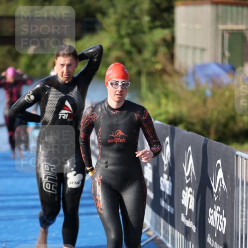 25.08.2024 - Elbe Triathlon Hamburg H.Heesch http://msf.ph/oto/6863184 25.08.2024 09:31:42 Schwimmen 450, 467, 468, 497, 512, 525, 543 meine-sportfotos.de