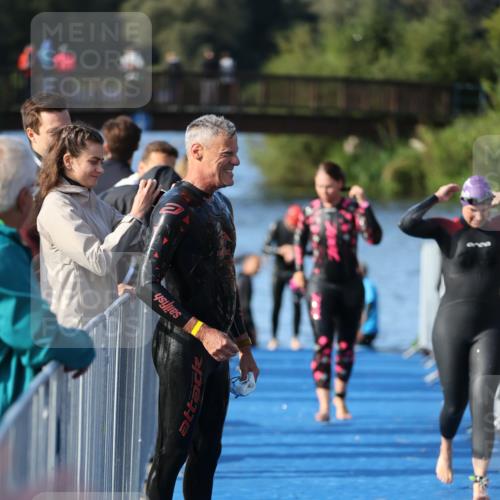 25.08.2024 - Elbe Triathlon Hamburg H.Heesch http://msf.ph/oto/6863221 25.08.2024 09:31:45 Schwimmen 450, 468, 497, 512, 525, 543 meine-sportfotos.de