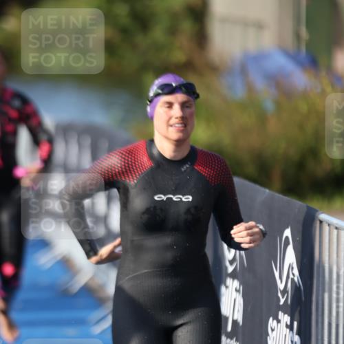 25.08.2024 - Elbe Triathlon Hamburg H.Heesch http://msf.ph/oto/6863234 25.08.2024 09:31:48 Schwimmen 446, 450, 468, 497, 512, 525, 543 meine-sportfotos.de