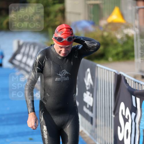 25.08.2024 - Elbe Triathlon Hamburg H.Heesch http://msf.ph/oto/6863288 25.08.2024 09:31:58 Schwimmen 446, 450, 468, 497, 512, 525, 543 meine-sportfotos.de