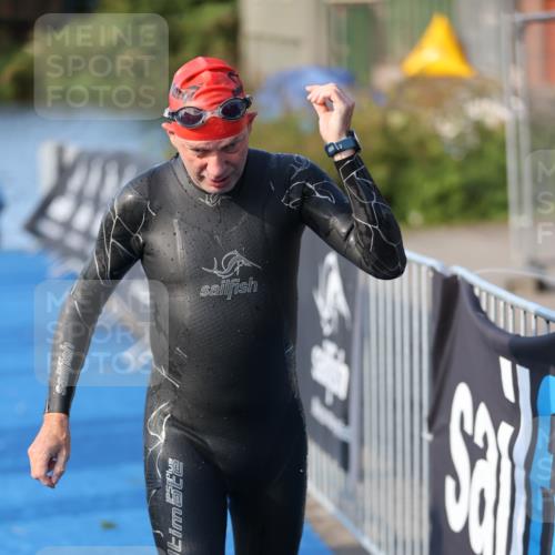 25.08.2024 - Elbe Triathlon Hamburg H.Heesch http://msf.ph/oto/6863293 25.08.2024 09:31:58 Schwimmen 446, 450, 468, 497, 512, 525, 543 meine-sportfotos.de