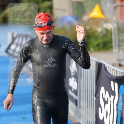 25.08.2024 - Elbe Triathlon Hamburg H.Heesch http://msf.ph/oto/6863294 25.08.2024 09:31:58 Schwimmen 446, 450, 468, 497, 512, 525, 543 meine-sportfotos.de